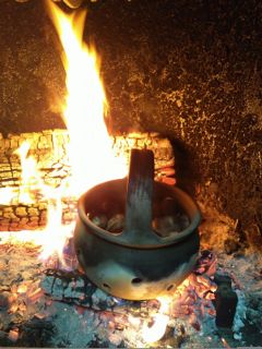 Asando las castañas a la lumbre