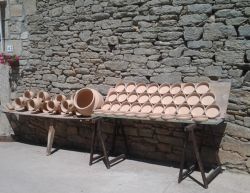 Fotografía: Secado de piezas Alfarería Paco Moveros