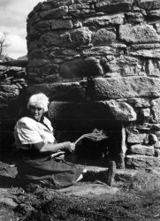 Fotografía: Carmen Prieto Pino, cociendo en un horno