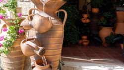 Fotografía: Fuente de agua en alfarería paco moveros