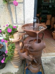 Fotografía: Fuente de agua en alfarería paco moveros